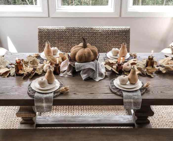 Fall farmhouse table decor