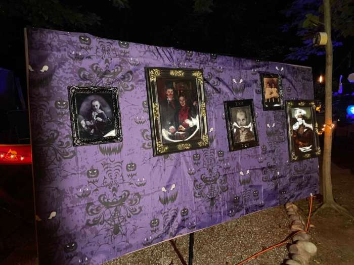 Haunted mansion wall decor