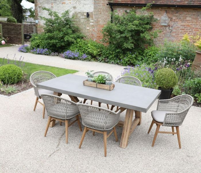 Outdoor dining table decor ideas