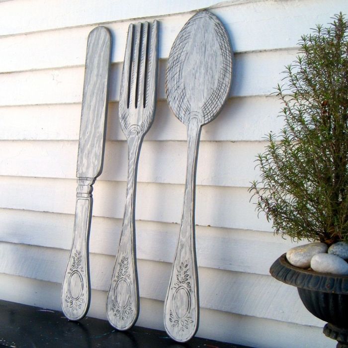 Fork and spoon wall decor